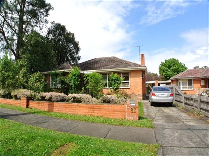 31 Railway Avenue, Ringwood East VIC 3135