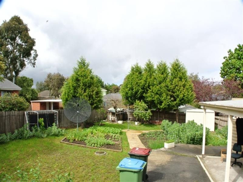 31 Railway Avenue, Ringwood East VIC 3135