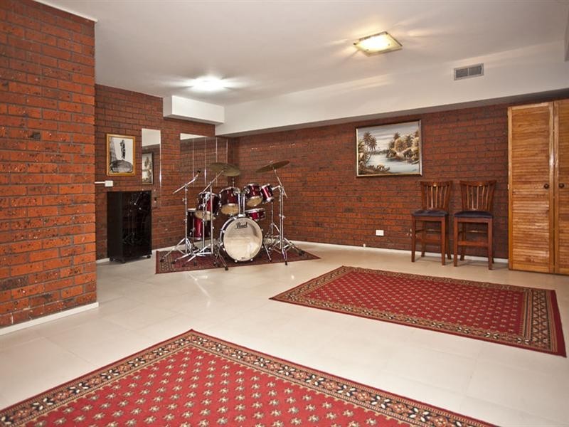 2 Maldon Court, Wheelers Hill VIC 3150