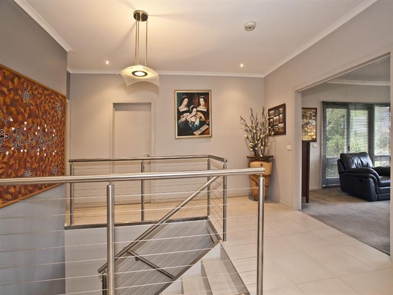 2 Maldon Court, Wheelers Hill VIC 3150