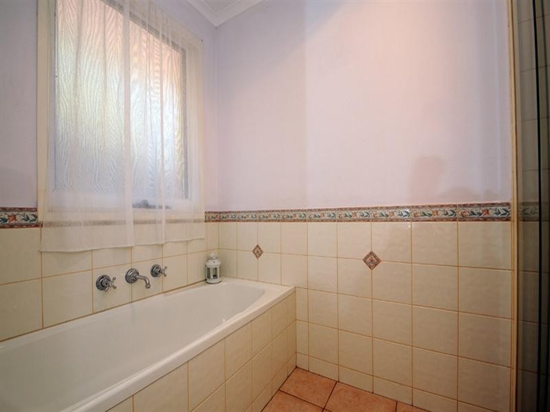 8 King Arthur Drive, Glen Waverley VIC 3150