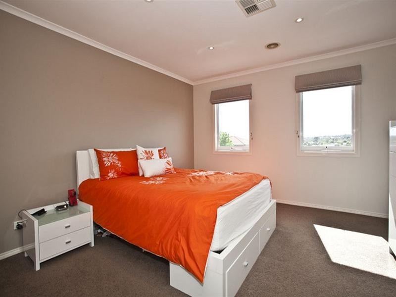11 Marshall Way, Glen Waverley VIC 3150