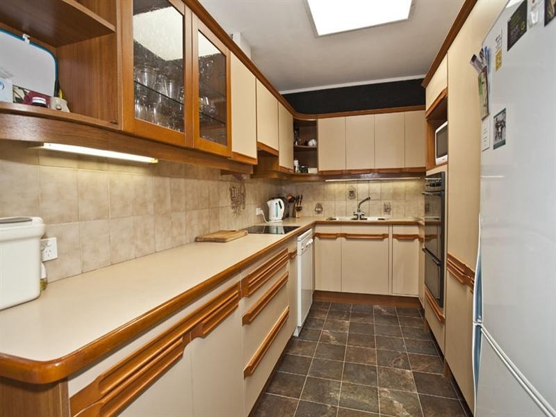 75 Glen Tower Drive, Glen Waverley VIC 3150