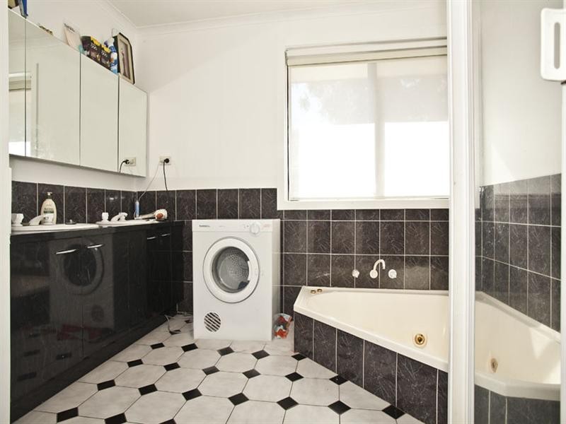 2/24 Anthony Drive, Mount Waverley VIC 3149