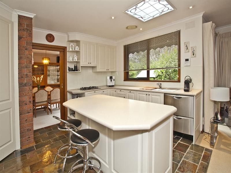 11 Rythdale Court, Glen Waverley VIC 3150