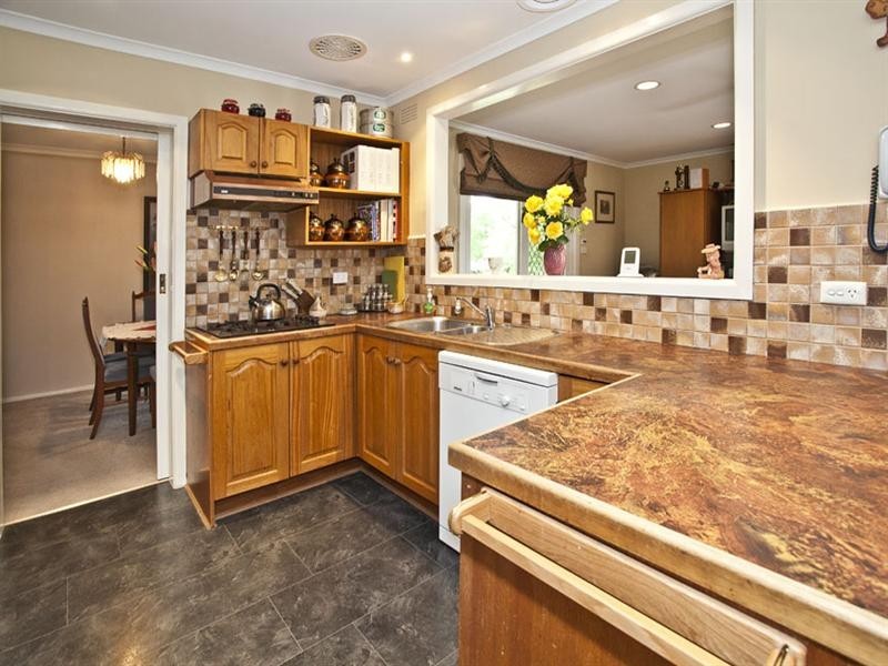 18 Gyton Avenue, Glen Waverley VIC 3150