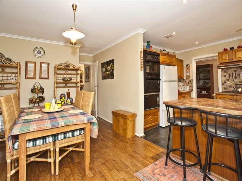 18 Gyton Avenue, Glen Waverley VIC 3150