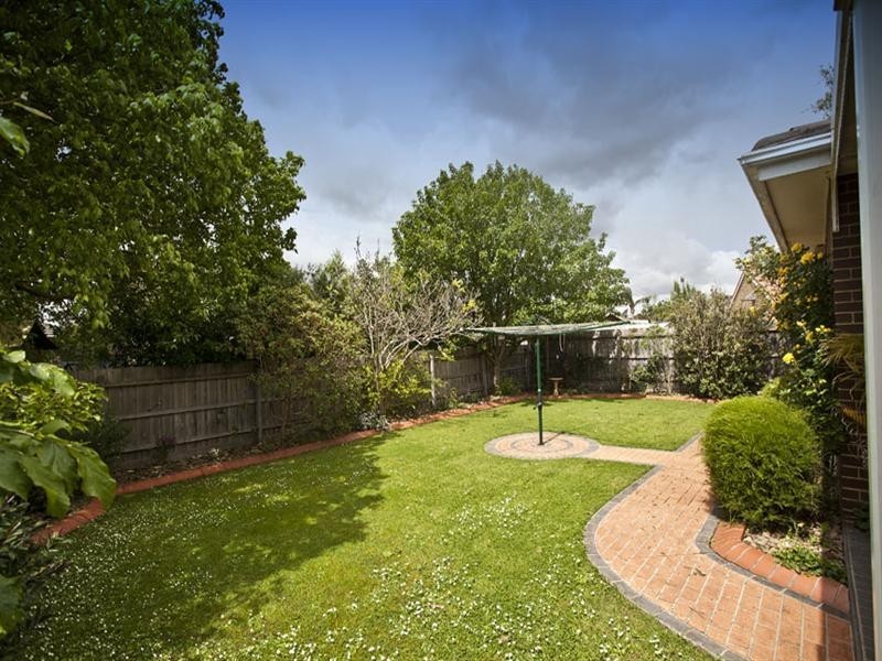 18 Gyton Avenue, Glen Waverley VIC 3150
