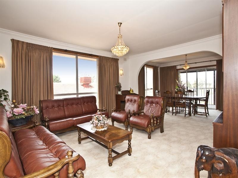 18 Martin Place, Glen Waverley VIC 3150