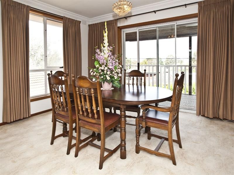 18 Martin Place, Glen Waverley VIC 3150