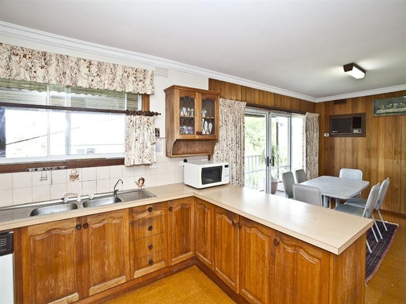 18 Martin Place, Glen Waverley VIC 3150