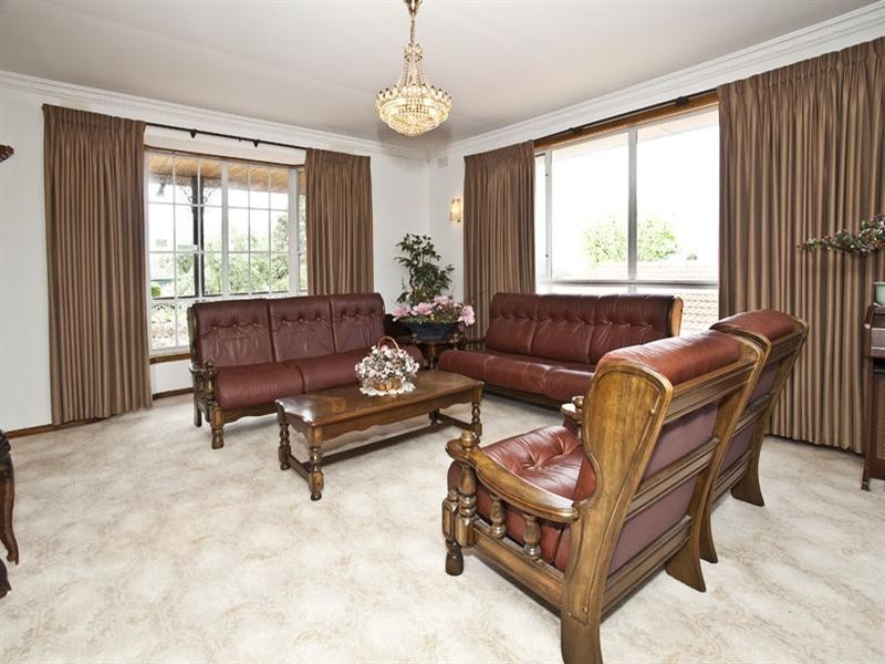 18 Martin Place, Glen Waverley VIC 3150