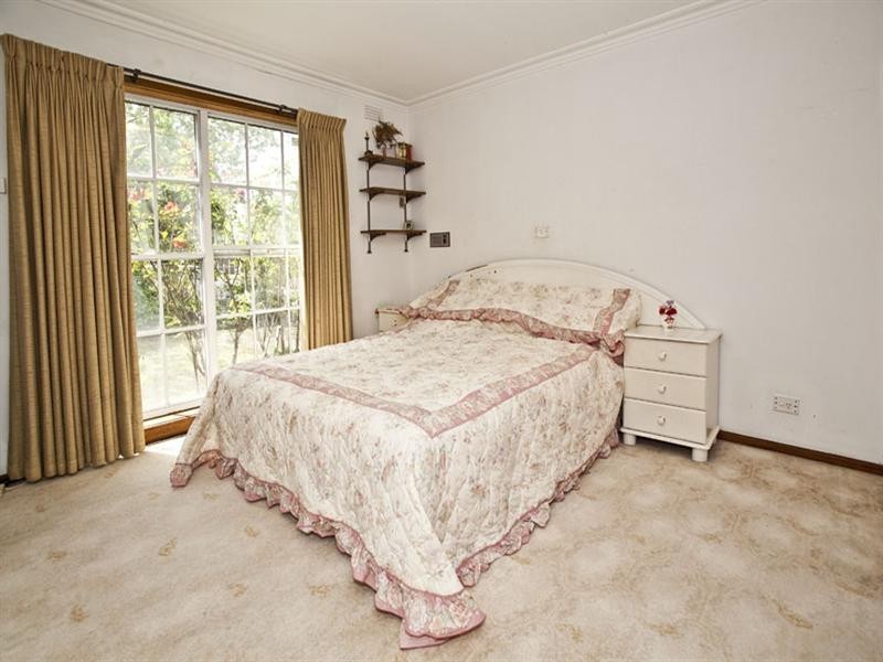 18 Martin Place, Glen Waverley VIC 3150