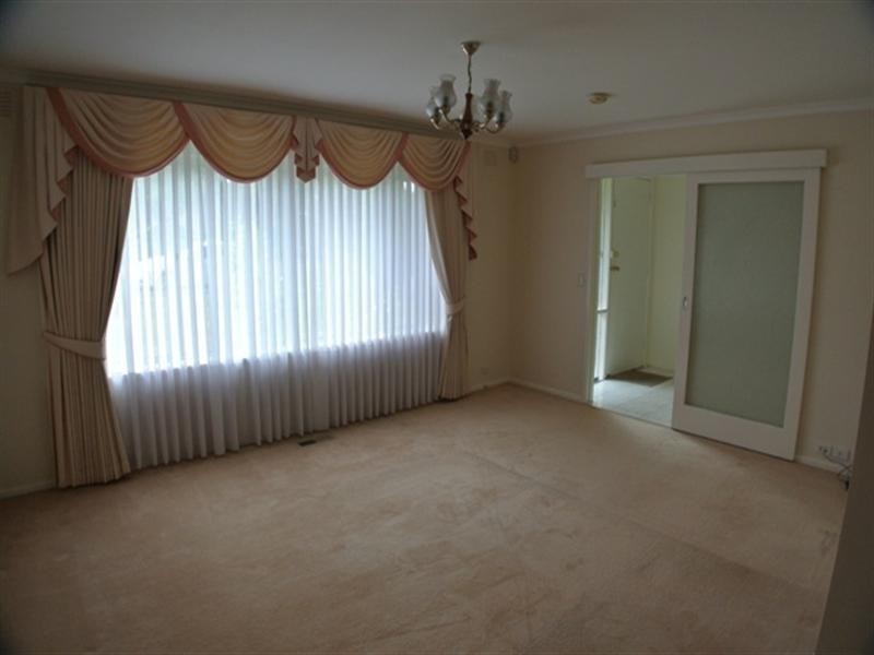 48 Tiverton Drive, Mulgrave VIC 3170