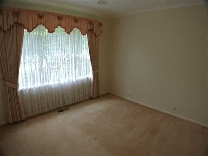 48 Tiverton Drive, Mulgrave VIC 3170