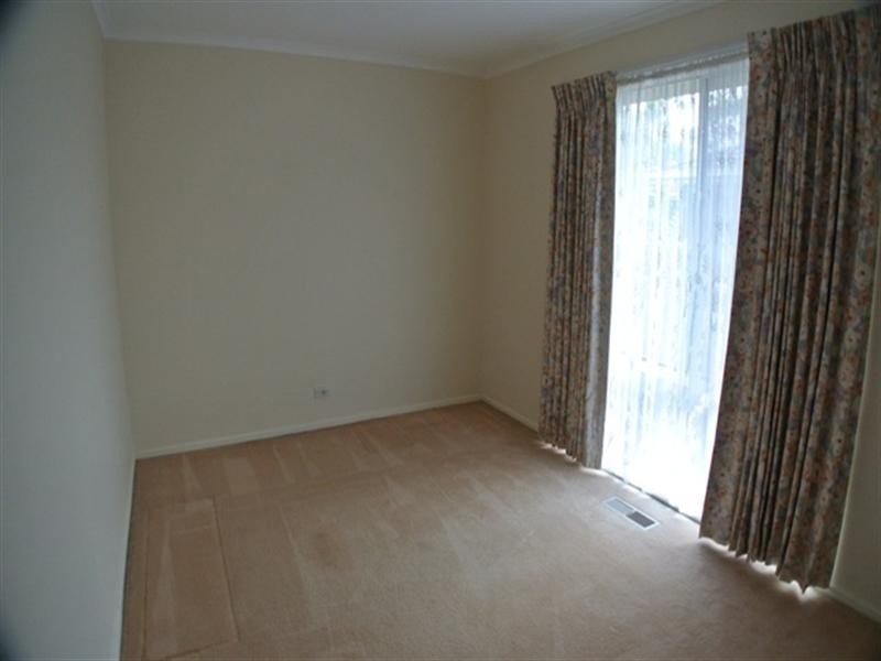 48 Tiverton Drive, Mulgrave VIC 3170