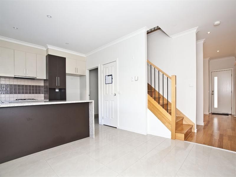 2/1 Lee Avenue, Springvale VIC 3171