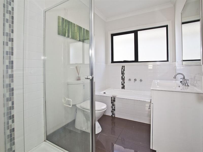 2/1 Lee Avenue, Springvale VIC 3171