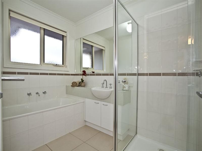 1/17 Lincoln Avenue, Glen Waverley VIC 3150