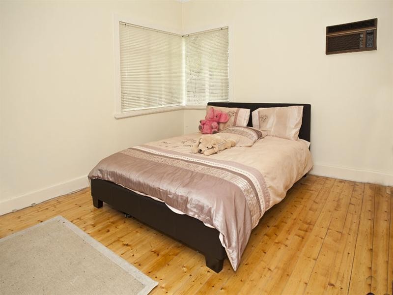 18 Gabriel Avenue, Malvern East VIC 3145