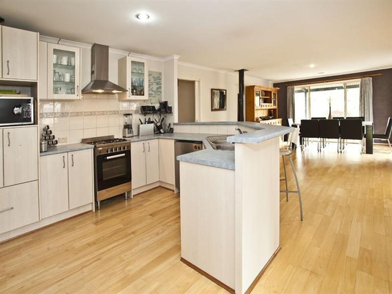 17 Railway Avenue, Ashwood VIC 3147