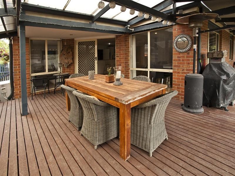 17 Railway Avenue, Ashwood VIC 3147