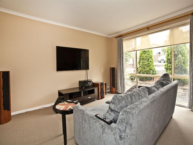 17 Railway Avenue, Ashwood VIC 3147