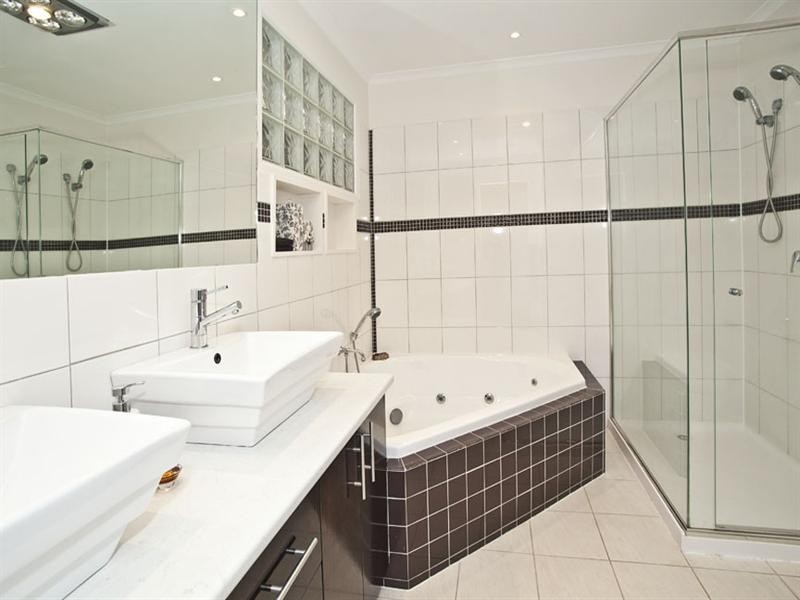 27 Westlands Road, Glen Waverley VIC 3150