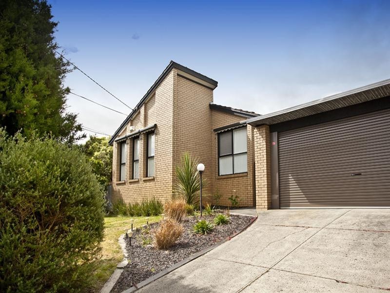 109 Whites Lane, Glen Waverley VIC 3150