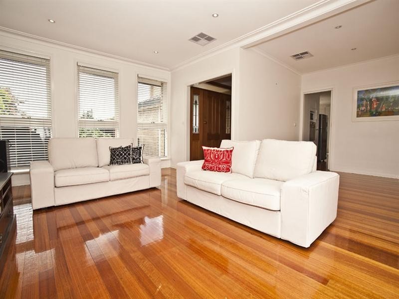 109 Whites Lane, Glen Waverley VIC 3150