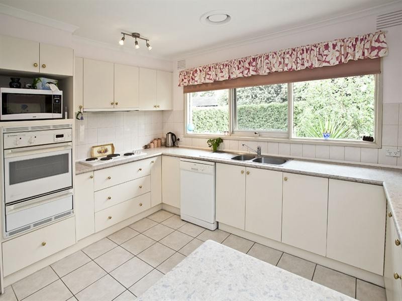 29 Bruford Avenue, Wheelers Hill VIC 3150