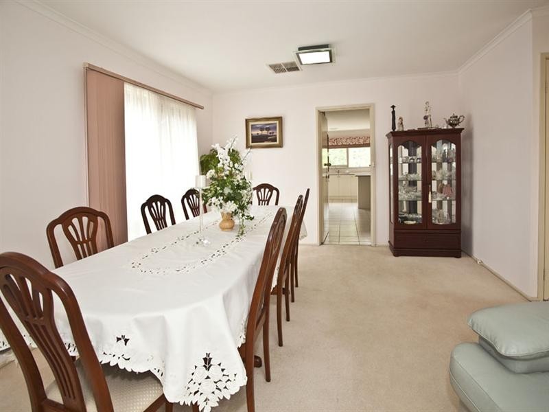 29 Bruford Avenue, Wheelers Hill VIC 3150