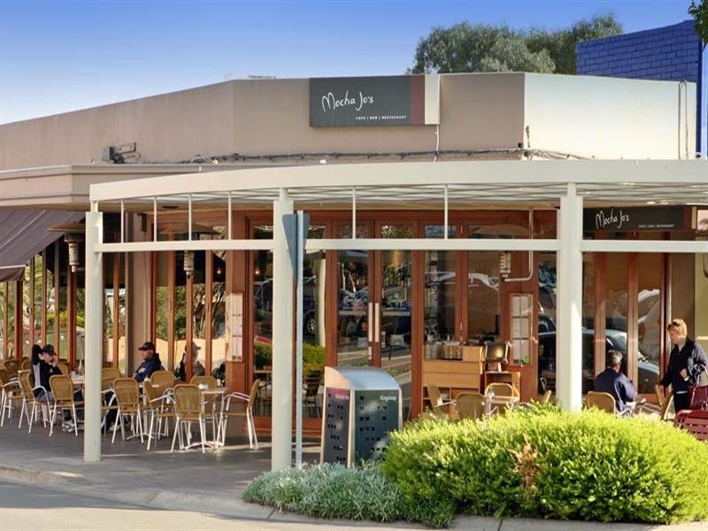 1 Newton Grove, Glen Waverley VIC 3150