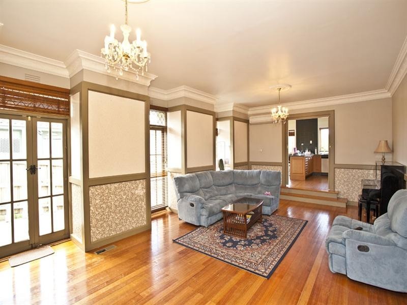 14 Crestmont Drive, Glen Waverley VIC 3150