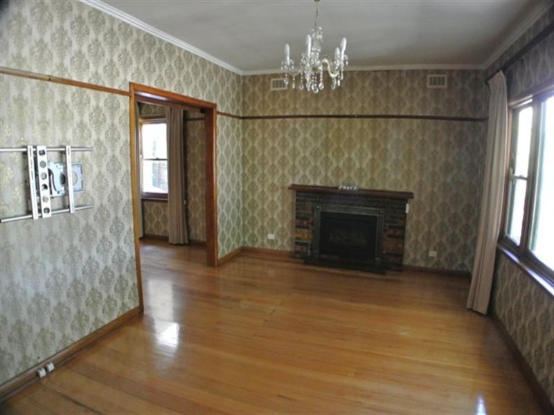 34 Vannam Drive, Ashwood VIC 3147