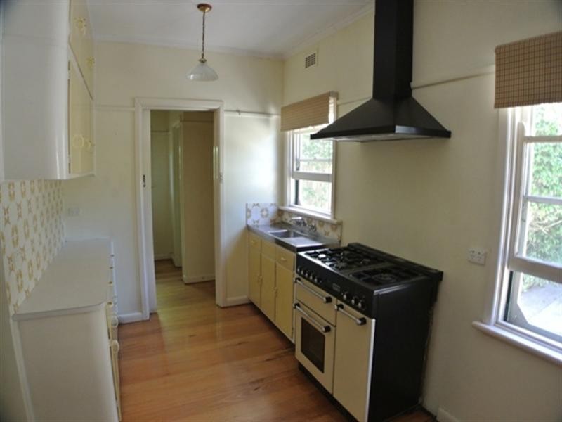 34 Vannam Drive, Ashwood VIC 3147