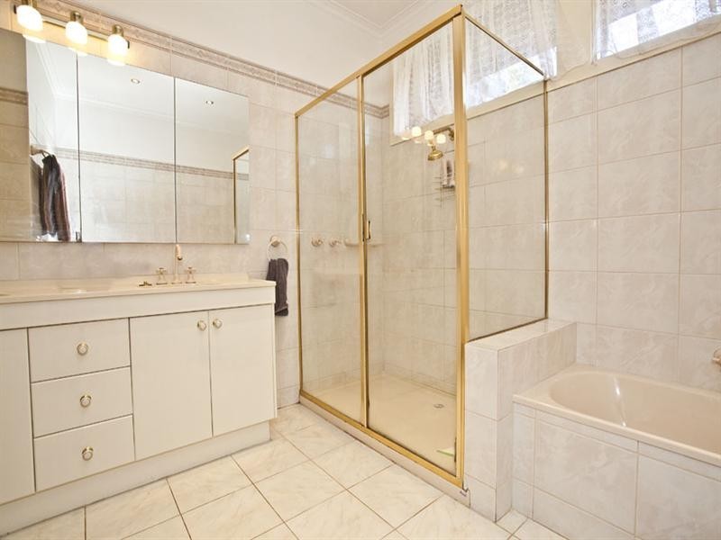 28 Nottingham Street, Glen Waverley VIC 3150