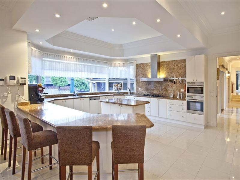 5 Halcyon Drive, Wheelers Hill VIC 3150