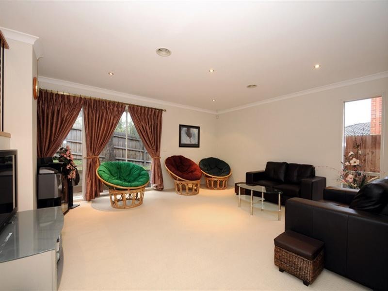 1 Highvale Road, Glen Waverley VIC 3150