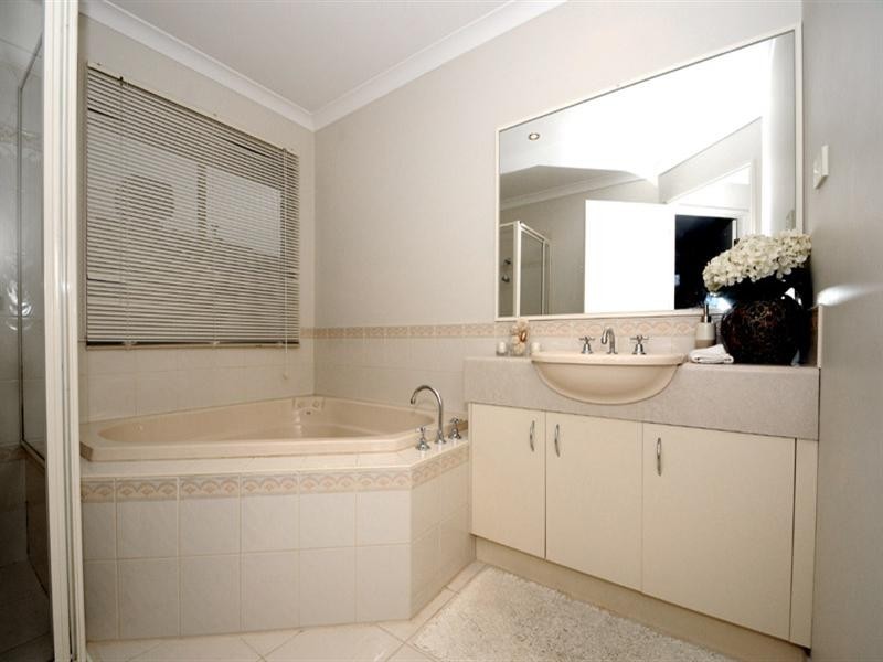 1 Highvale Road, Glen Waverley VIC 3150