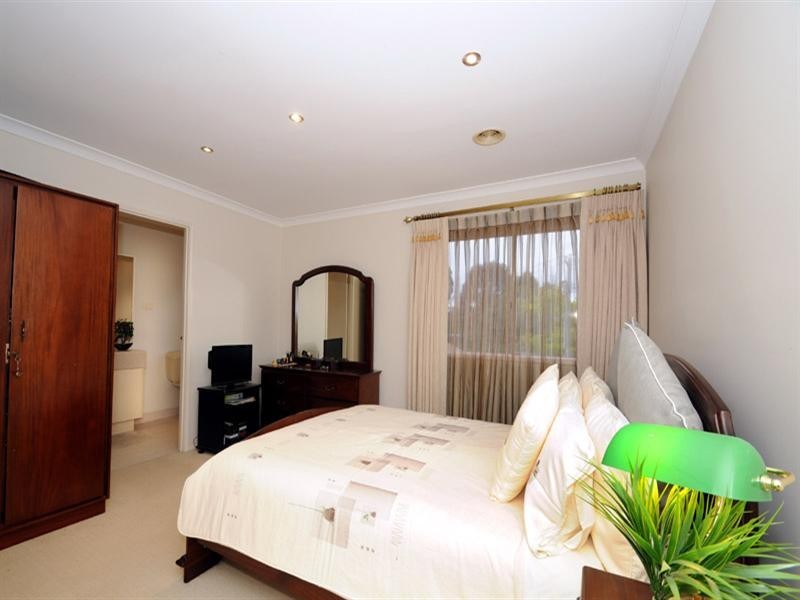 1 Highvale Road, Glen Waverley VIC 3150