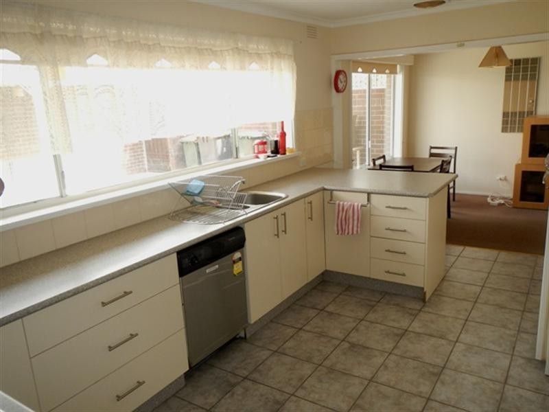 1 Crocus Crescent, Glen Waverley VIC 3150