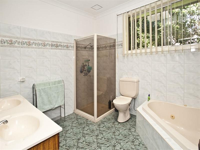 4 Alimar Road, Glen Waverley VIC 3150