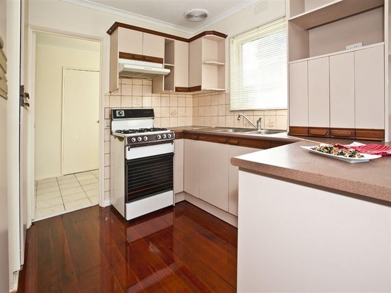 37 Johnson Drive, Glen Waverley VIC 3150