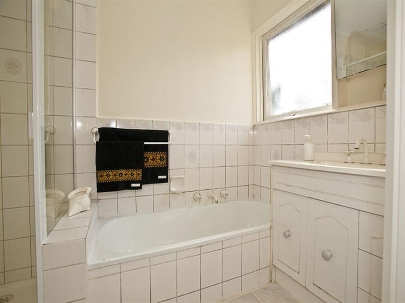 37 Johnson Drive, Glen Waverley VIC 3150