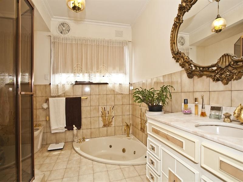 44 Grandview Road, Wheelers Hill VIC 3150