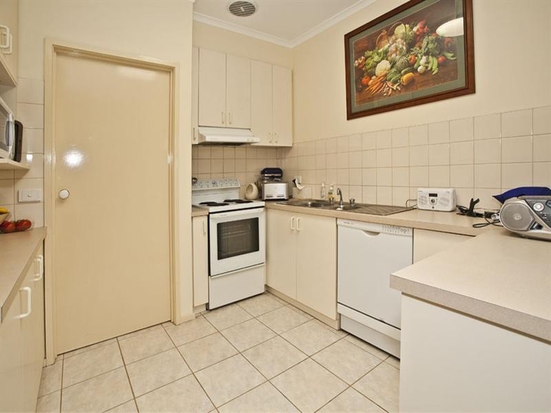 2/26 Adrian Street, Chadstone VIC 3148