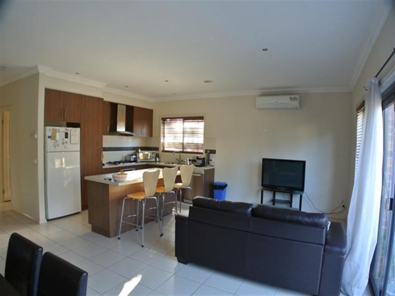 2/1 Highclere Avenue, Mount Waverley VIC 3149