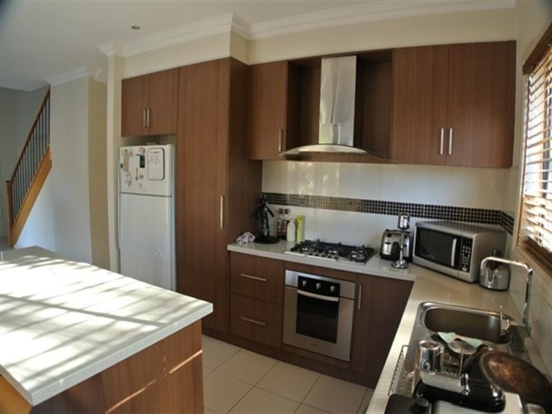 2/1 Highclere Avenue, Mount Waverley VIC 3149