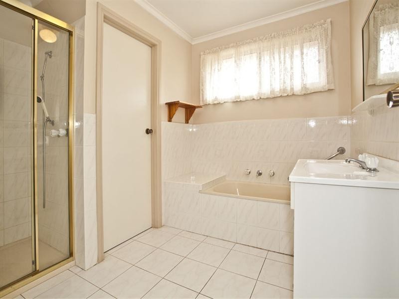 2/57 Watsons Road, Glen Waverley VIC 3150